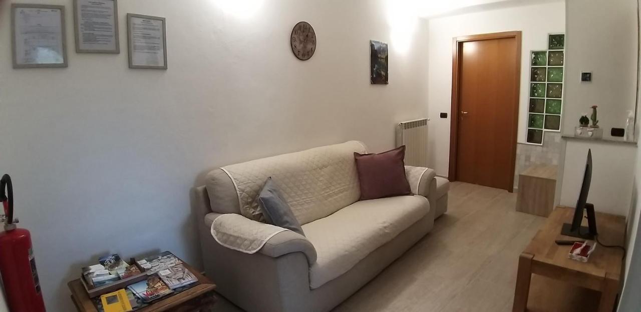 Azzate Marianna Casa Vacanza מראה חיצוני תמונה